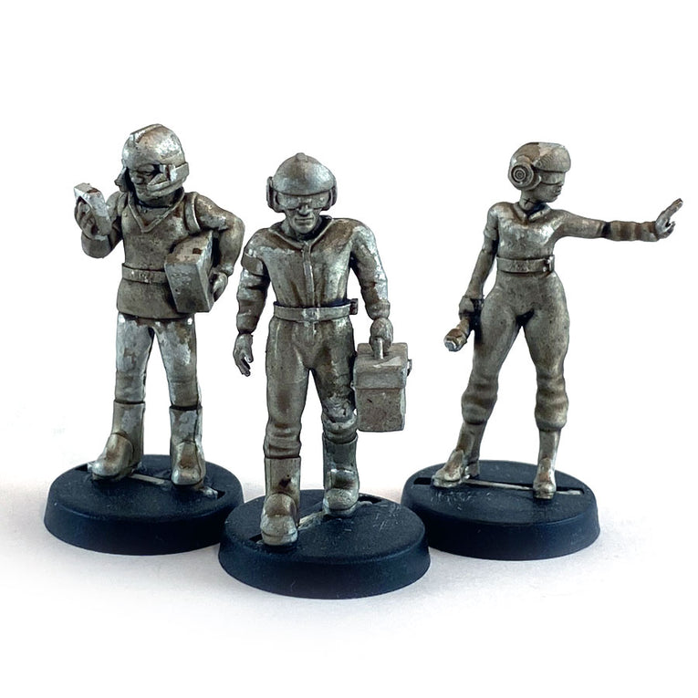 Unpainted 28mm sci-fi miniatures of Star Schlock's maintenance crew.
