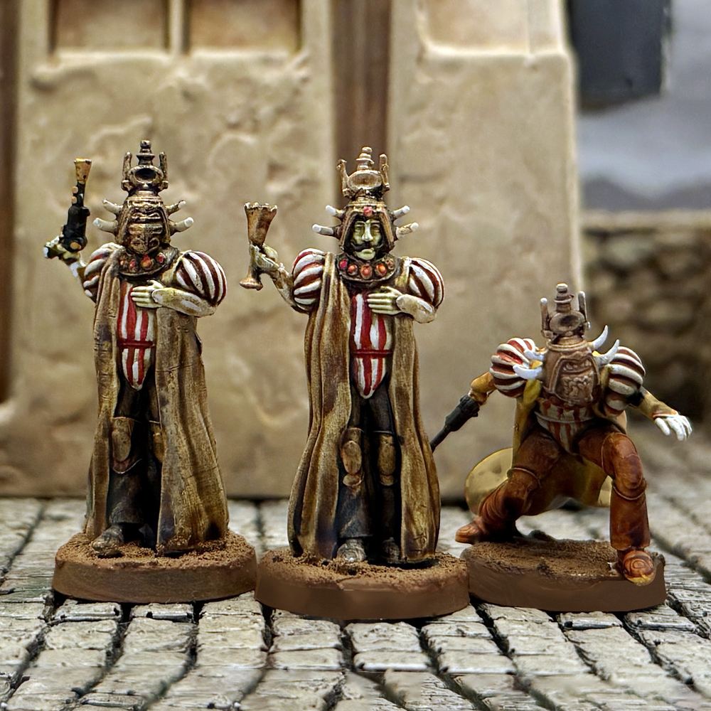 Painted 28mm miniatures of Star Schlock's alien king and his viceroy spies, the Coalition Monarch.